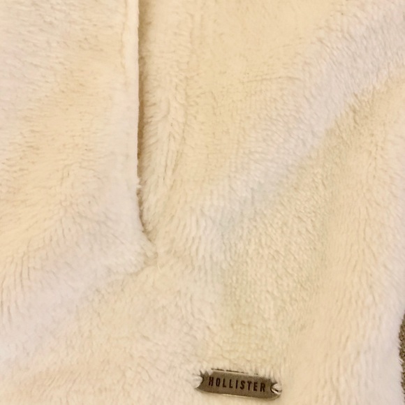 Hollister COZY sweater size small - Picture 2 of 2